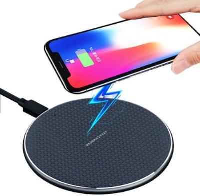 China 2022 New Portable Cell Phone Universal Led Radio 15w Fast Charging Qi Radio 10w Charger For Iphone Fast Round Wireless Charger for sale