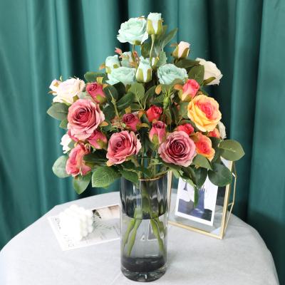 China Modern artificial flower decoration wedding table centerpieces wedding roses silk flowers for sale