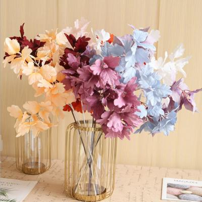 China Beautiful Artificial Flower New Design Interesting Colorful Artificial Maple Leaves Stem Simple Cheap Material Home Decorative Flowers Colorful Flower Arrangements for sale