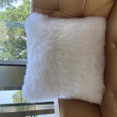 China CLASSIC Luxury White Lamb Fur Fur Plaid Sheepskin Australia Wholesale Decorative Throw Blankets for sale