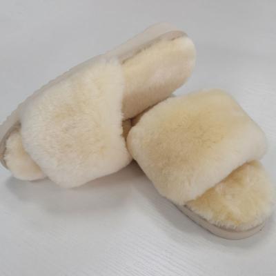 China 2021 Factory Wholesale Women's Furry Slippers Home Custom Sweat-absorbent Slips Genuine Sheepskin Slipper for Woman and Ladies for sale