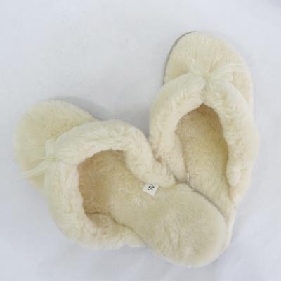 China 2021 New Arrival Fluffy Anti-Smell Home Slips Fluffy Fur Slippers Faux Fur Home Slippers For Women for sale