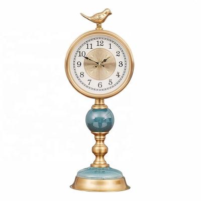 China Calendars 8-inch living room furniture fashionable retro desk clock American antique gold-plated ceramic technology Modern simple desk clo for sale