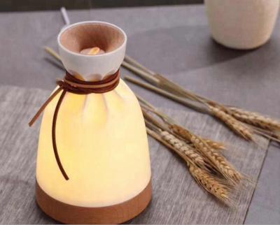 China Aromatherapy Wooden Shell Mini Air Humidifier/personal mini humidifier bottle for sale