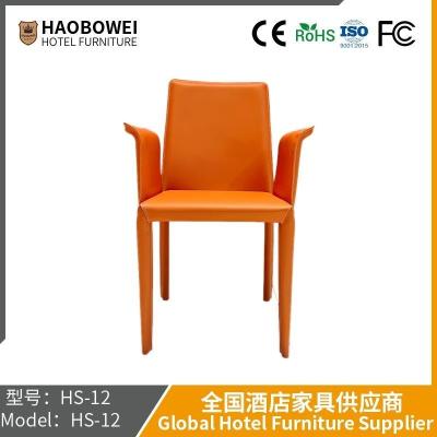 China Silla de comedor nueva moda italiana sencilla para adultos silla de diseño de cuero nórdico silla de recepción silla de invitados cómoda en venta