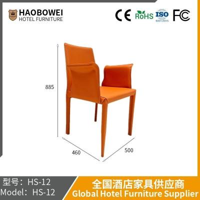 China Italiano Big Bull Head Saddle silla de comedor de cuero moderno simple silla de casa trasera de negocios visitantes casuales silla de asiento taburete en venta