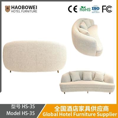 China Italienische Sofa aus minimalistischem Stoff. Weißcreme Stil Drei-Sitzer Segelboot Sofa für Zuhause. Sofa für kleine Häuser. zu verkaufen