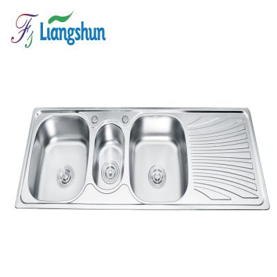 China Without Mold Customized Time Square Lavatory 3 Bowl Faucet Kitchen Sinks Stainless Steel With Panel 1360*460 for sale