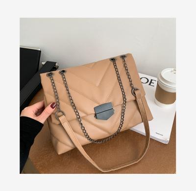 China Fashion New Fashionable Clamshell Buckle Ladies One-Shoulder Messenger Bag Korean Version Large Capacity Handbag Factory Wholesale for sale