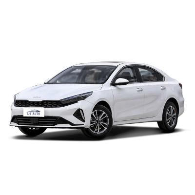 China 2024 Economy Benzine Auto KIA K3 compacte auto sedan Benzine auto's met en Ledersitjes Te koop