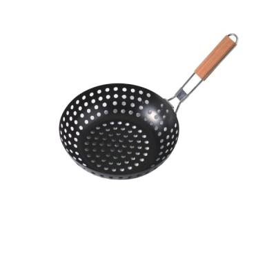 China Easily Cleaned 12 Inch non stick folding round grill pan grill wok BBQ basket with wooden handle for sale