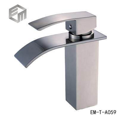 China Modern Chromed Brass Single Handle Thermostatic Faucets Waterfall Faucets for sale