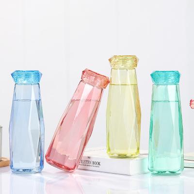 China WITH LID Wholesale Diamond Shaped Glass Cups Sealed Simple Cute Colored Glass Tumbler With Lid Large Capacity Portable Water Cup for sale