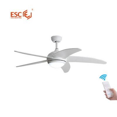 China With 52 Inch Summer Wind Power AC Energy Saving AC Light Silent Wooden Blades DC 5 Fan White Ceiling Fan Light for sale