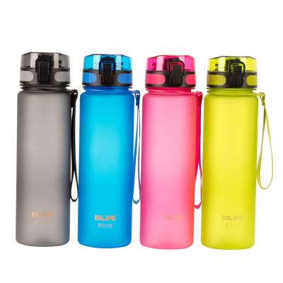 China 800ml Long Sustainable Plastic Sports Hot Water Bottle With Lid for sale