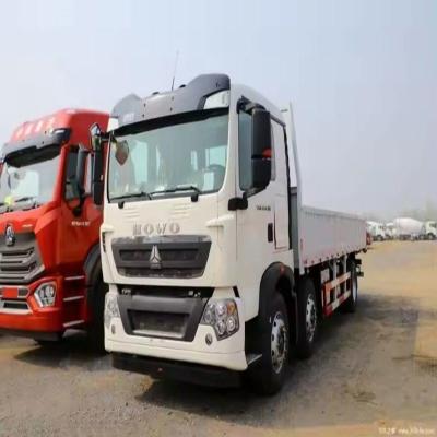 China Excellent Condition Sinotruck HOWO 6X4 10 Tires 12r22.5 Euro2/3 Transport Large Cargo for sale