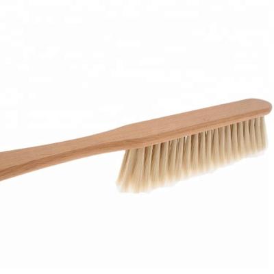 China Sustainable Household Newspaper Bed Carpet Cleaning Dusting Sofa Sweeps Long Wooden Hand Brush for sale