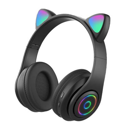 China 2022 Perfect Healthy Cat Eye Colorful Cute Pet Cat Wireless Earphones LED Flash Luminescent Headphones for sale