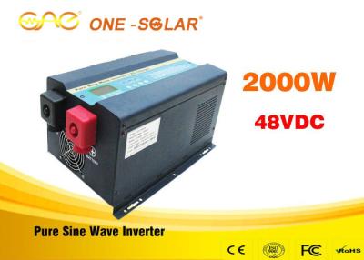 China La onda sinusoidal pura de baja fricción sube el inversor de corriente inteligente 2000w 12v 24v 110v con el cargador en venta