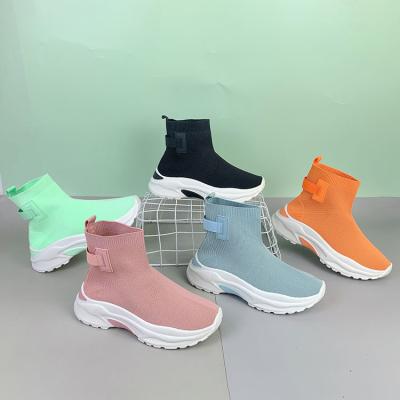 China 2021 Fashion Trend Breathable Height Increasing Style Lightweight Anti Slippery Walking Boots for sale