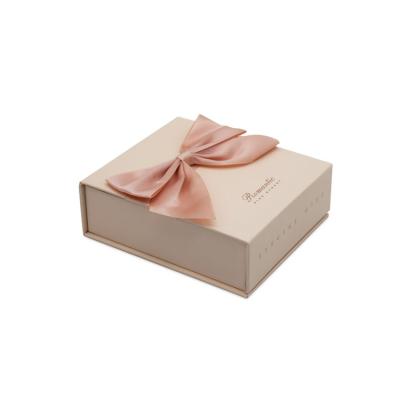 China Recycled Materials Plain Cardboard Rectangle Gift Boxes Book Shaped Rigid Box With Magnetic Closing Lid For Cosmetic Packaging Hot Sale Products for sale