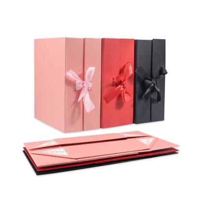 China Premium Recycled Materials Floding Elegant Decoration Flat Box Decorative Gift Boxes Paper Wedding Favor Bridesmaid Gift Box for sale