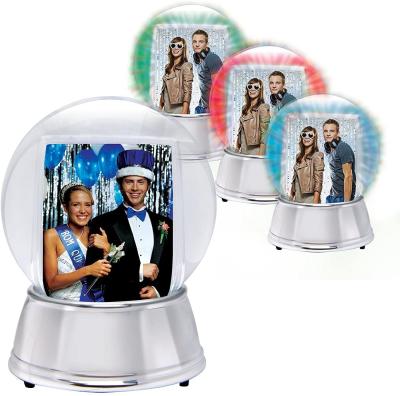 China Custom Home Souvenir Personalized Europe Decor Mini Water Glass Snow Globes With Photo Insert for sale