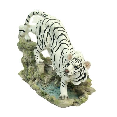 China Europe wholesale home decoration table top ornaments statue white resin tiger animal crafts for sale