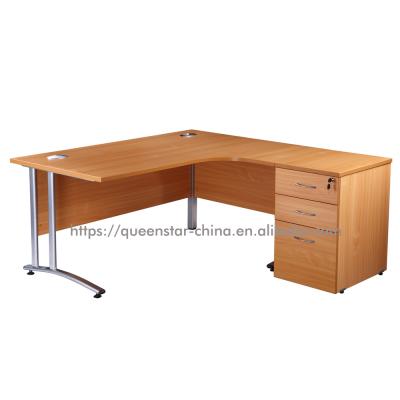 China QS-J08 Commercial Furniture Radial Three Leg Office Workstation L Shaped Desk with Mounted Screen Corner Computer Desk with Movable Pedestal for sale