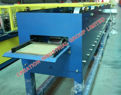 China Horizontal Galvanised Steel Roof Rain Gutter Roll Forming Machine for sale