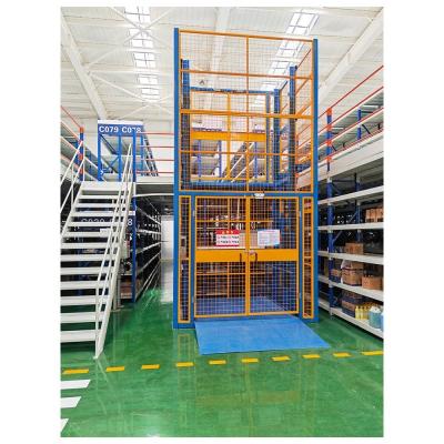 China 100-500kgs/layer Weight Capacity Multi Layer Mezzanine Floor Racking with Cargo Lift for sale