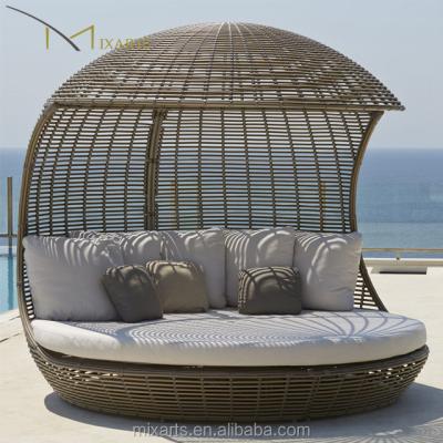 China Weather Resistant Mixarts Rattan Furniture Outdoor Daybed for sale