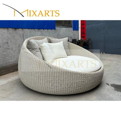 China Mixarts Weather Resistant Outdoor Waterpoof Round Wicker Daybed for sale