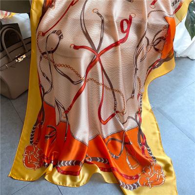 China Hot Sale 2020 Hot Sale Soft Smooth Feeling Custom Printed Ladies Silk Shawls Fashion Girls Luxury Design Stripe Pattern Chain Print Silk Scarf for sale