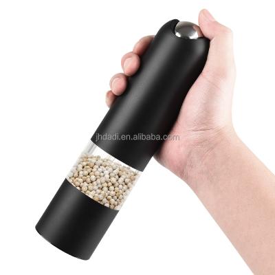 China Sustainable Handheld Electric Kichen Pepper Mill Salt Spice Grinder for sale