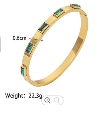 中国 18 K Love Friendship Bracelet Bangle Gold With Cubic Zirconia Stones Hinged Gift 販売のため