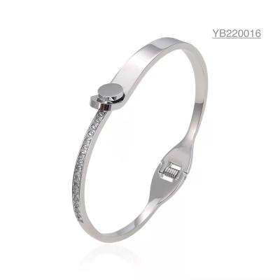 China riem gesp ontwerp diamant een armband zilver roestvrij staal nagel serie armbanden Te koop