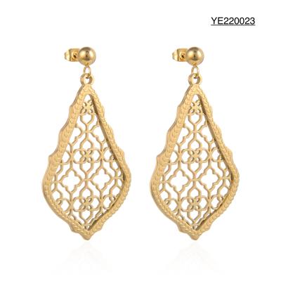 Cina Orecchini in acciaio inossidabile oro 14k stile palazzo cavo 5,8 cm in vendita