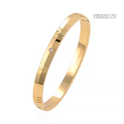 Cina Bracciale a scatto in oro K con numeri romani di lusso di marca 58x44mm in vendita