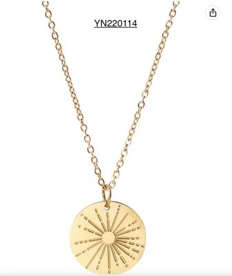 Chine Collier pendentif gravé de tournesol en acier inoxydable 14 carats pour la fête à vendre