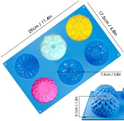 China New Fashionable Solid Color Round Unique Design Kitchen Silicone Mold for Chocolate and Candy Set for sale