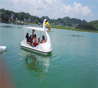 China Electric Boat on Pedal Amusement Water Park Equipment China Quality Fiberglass Boat Bumper Boat for sale