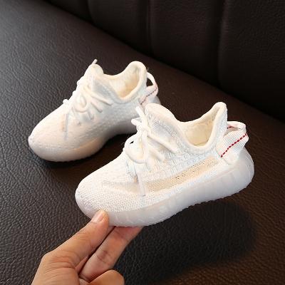 China New OEM hot sale light on spring 2021 children's sport LED shoes flash Yeezy show shoes boys and women's sports for sale