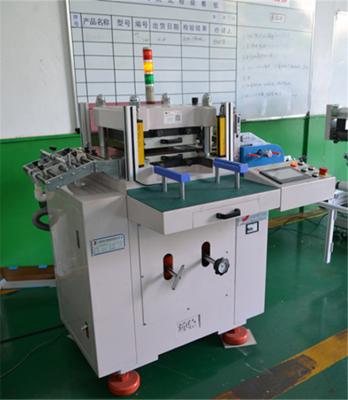 China High Accuracy Multi - Times Cutting Auto Positioning Die Cutting Machine for sale