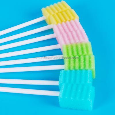 China Medical Using Munkcare Disposable Oral Swab For Mouth Cleaning Sponge Swabs Flavored Mouth Sponge Toothpaste Swabs for sale