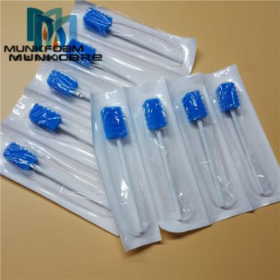 China Plastic+sponge MUNKCARE Disposable Elder Person Foam Tip Foam Dental Brush Dental Care Care Oral Swab for sale