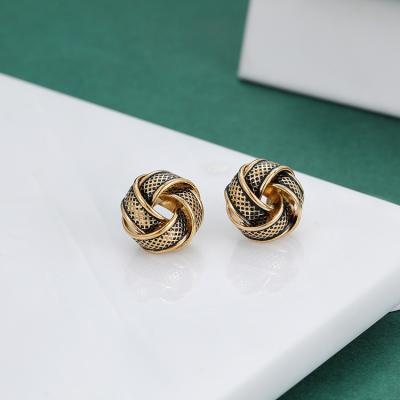 China New Guam Hawaiian Women's Earrings 18K Gold Vintage Hard Stud Earrings Wholesale for sale