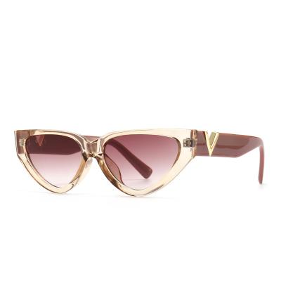 China 2022 Classic Cat Eye Sunglasses Small Square Glasses Women Retro Fashion Hepburn Sunglasses V Style Brand Logo Women Sunglasses Stripes for sale