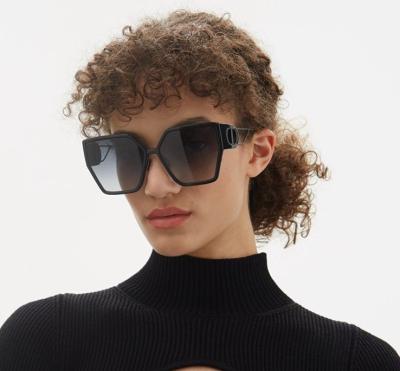 China Oversized Irregular Sunglasses 2022 Brand Women Sunglasses Fashion Ladies Sun Glasses High Quality Metal Luxury Glass for sale