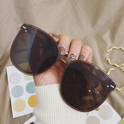 China 2022 Fashion Sunglasses 2022 Small Frame INS Round Style 400 Lens UV Sunglasses New In Running Women Sunglasses High Quality for sale